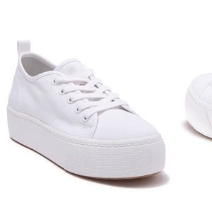 Abound size 9 platform white sneaker